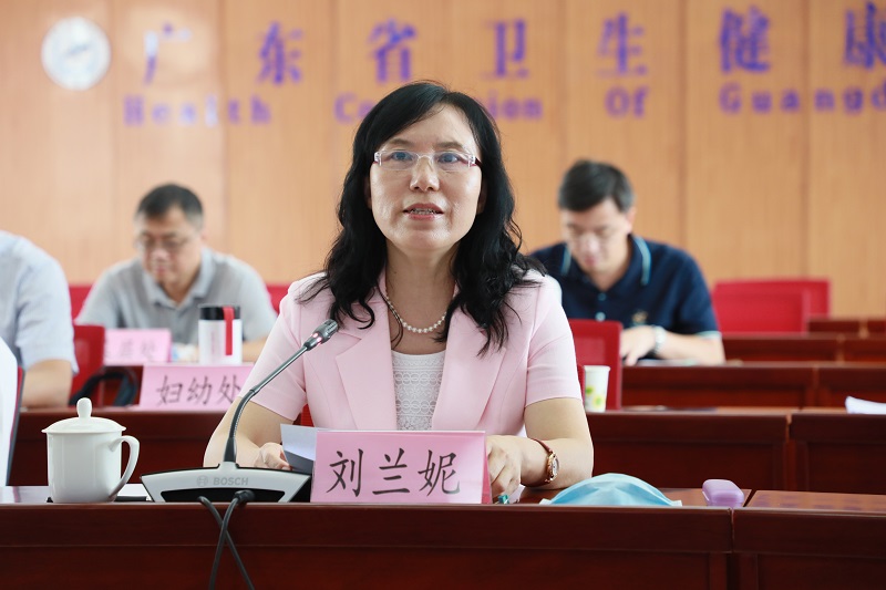 省妇儿工委委员、省妇联一级巡视员刘兰妮作做爱片妇女儿童纲要规划总体实施情况及专项调研情况反馈.JPG