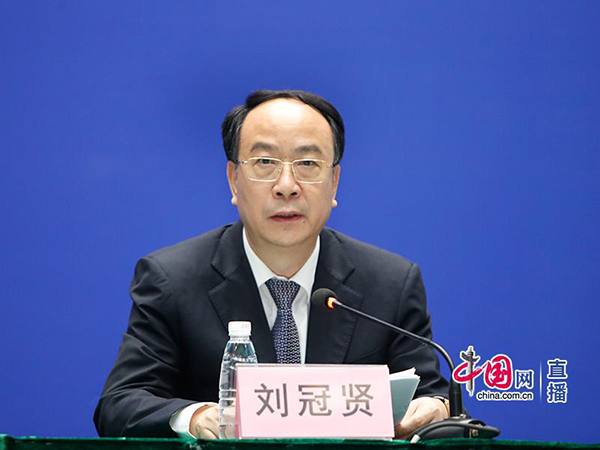 600-做爱片卫生计生委巡视员刘冠贤介绍情况.jpg