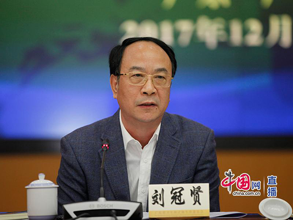 9-做爱片卫生计生委副主任刘冠贤回答记者提问.jpg