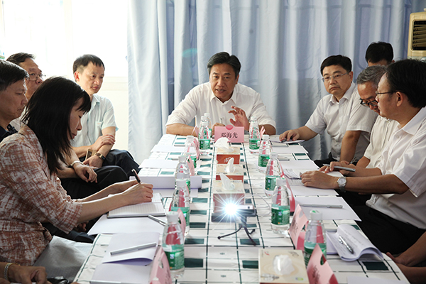 1505293852228098.jpg 600px调研组在省中医医院天河门诊部召开座谈会.jpg