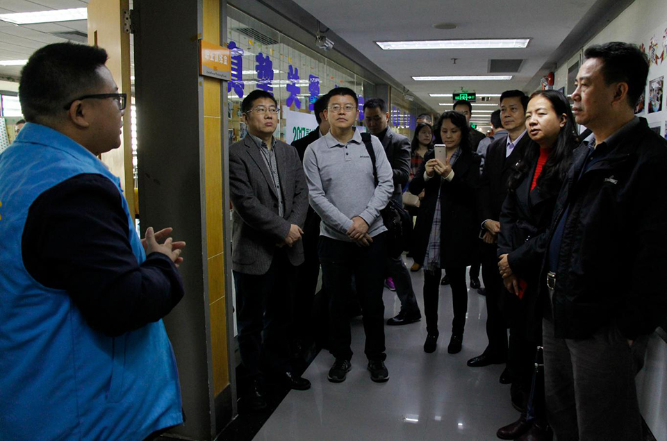 1513101349441269.jpg 960督导组现场考察南山区残疾人家属资源与心理健康服务中心.jpg