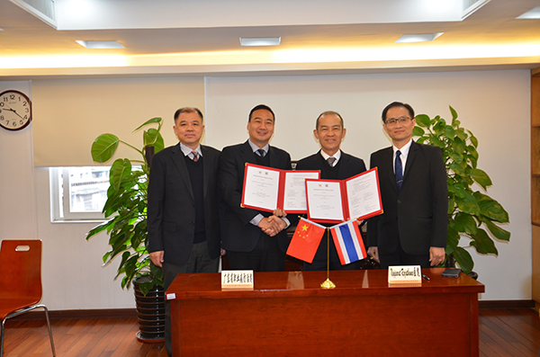 1517876506441047.jpg 600px签约.jpg