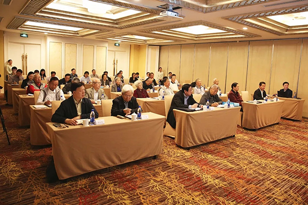 1523645123484629.jpg 600px-7-读书会现场.jpg