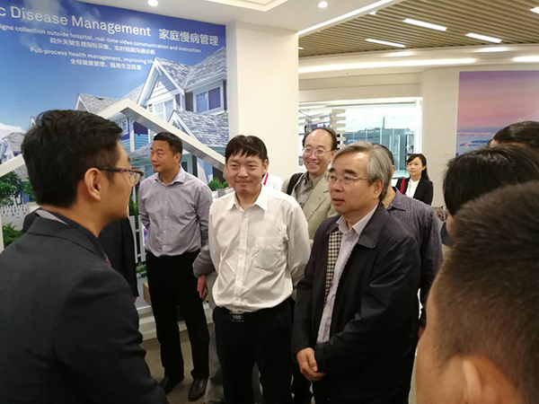 1524878859674809.jpg 600px-调研组考察华为技术有限公司.jpg