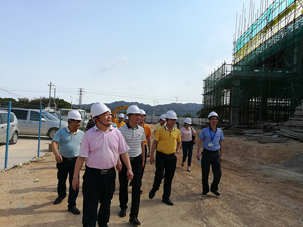 1527876854301049.jpg 600督导组到惠来县周田镇卫生院督查施工现场.jpg