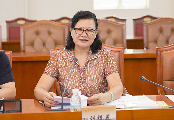 1532712237252231.jpg 600-刘银燕巡视员主持座谈.jpg